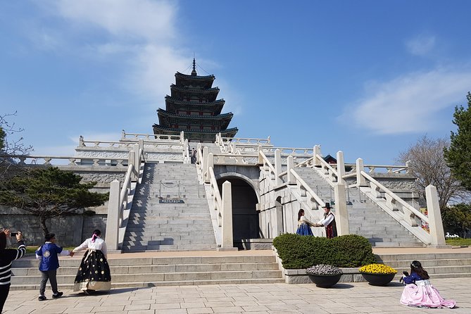 Korean Palace and Market Tour in Seoul Including Insadong and Gyeongbokgung Palace - Discovering Changdeokgung Palace