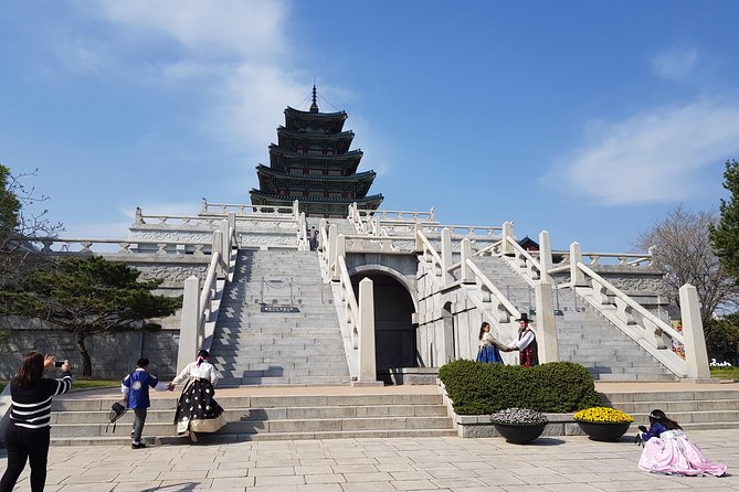 Seoul City Sightseeing Tour Including Gyeongbokgung Palace, N Seoul Tower, and Namsangol Hanok Village - Tour Inclusions and Essentials