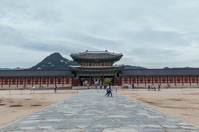 Highlights & Hidden Gems With Locals: Best of Seoul Private Walking Tour - Booking and Cancellation Policy