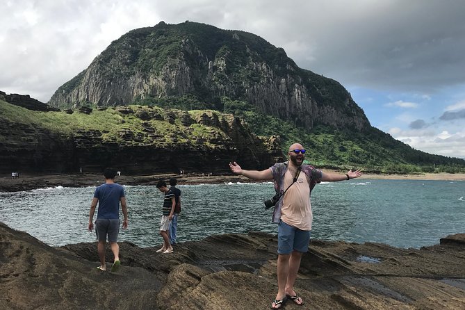 Jeju Island Guided Tour for 9 Hours With a Van