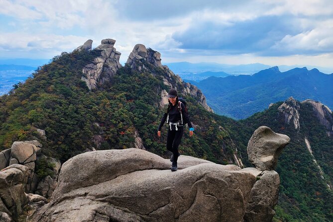 Hiking Adventure Bukhansan Highest Peak & Old Buddhist Temples Visit (Lunch Inc) - Reaching New Heights