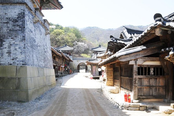 Private Day Trip to Korean Folk Village & Dae Jang Geum Park - What to Expect on This Tour