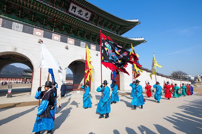 5 Sense of Seoul-Palace, Michelin Bibimbab & Tea Ceremony(Max.8) - Exploring Bukchon Hanok Village