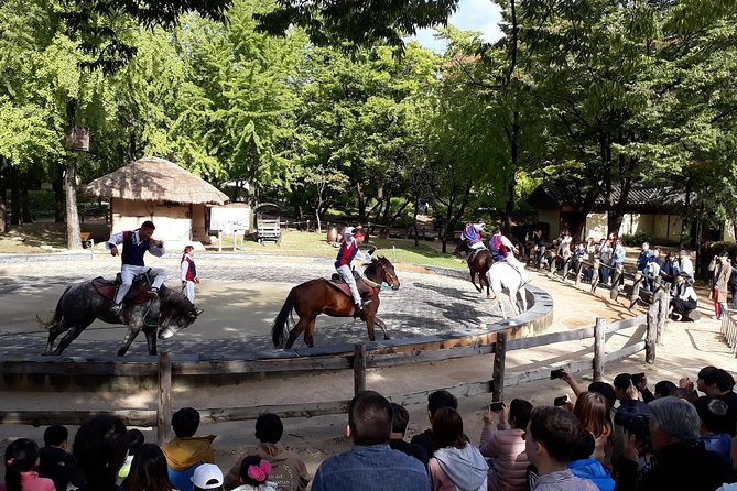 Private Day Trip to Korean Folk Village & Dae Jang Geum Park - Private Transportation and Guide