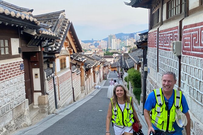 Market Food Tour & Evening E-bike Ride in Seoul - Meeting and Pickup Essentials