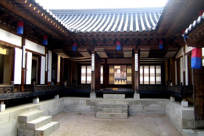 Seoul: Changdeokgung Palace & Namsangol Hanok Village Tour - Meeting Point and Hotel Pickup