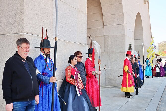 Small-Group Seoul Morning Royal Palaces Tour - Important Tour Notes and Warnings