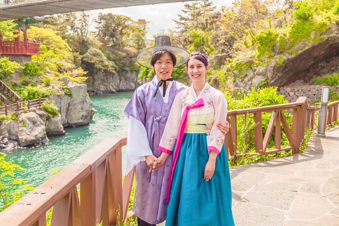 [Jeju] Hanbok Private Guide Tour & Photo Session in Beautiful Yongduam Rock, - Prices and Special Offers