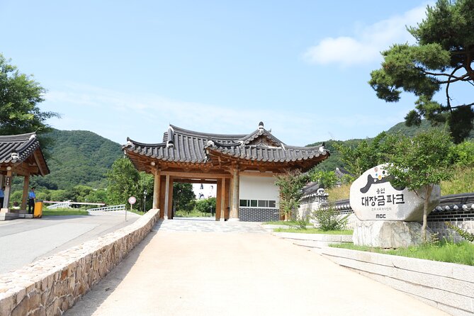 MBC Dae Jang Geum Park and Palace in Hanbok Tour - What to Bring and Wear