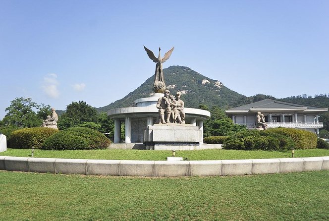 Small-Group Seoul Morning Royal Palaces Tour - Just The Basics