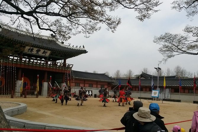 Suwon Hwaseong Fortress and Korean Folk Village Day Tour From Seoul - Just The Basics