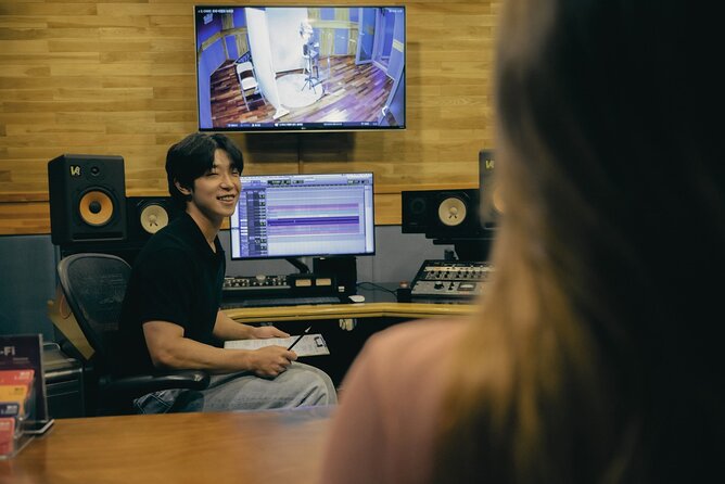 Create Your Own Album With a K-Pop Vocal Trainer in the Studio!