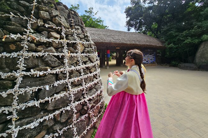 Korean Folk Village / Hanbok Experience / Tea Time [Hotelpickup]