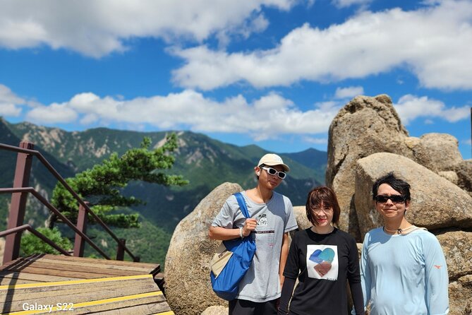 2-Day Hike Through the Scenic Valleys of Mt. Seoraksan From Seoul - Hiking Route and Itinerary