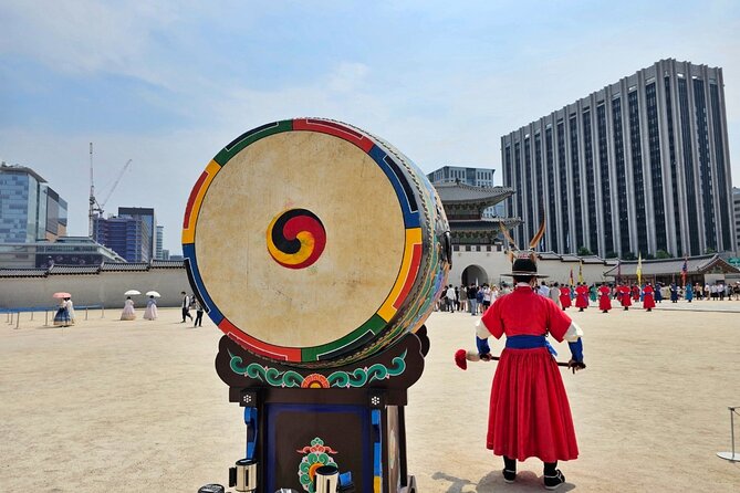 Essential Seoul Tour in the Magnificent Palace With a Hanbok - Important Safety Information