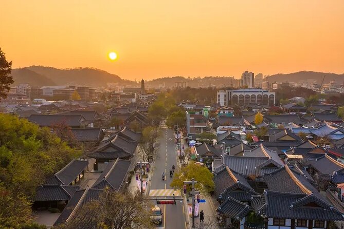 Jeonju Hanok Village and Jangtaesan Nature Tour - Exploring Jeonju Hanok Village