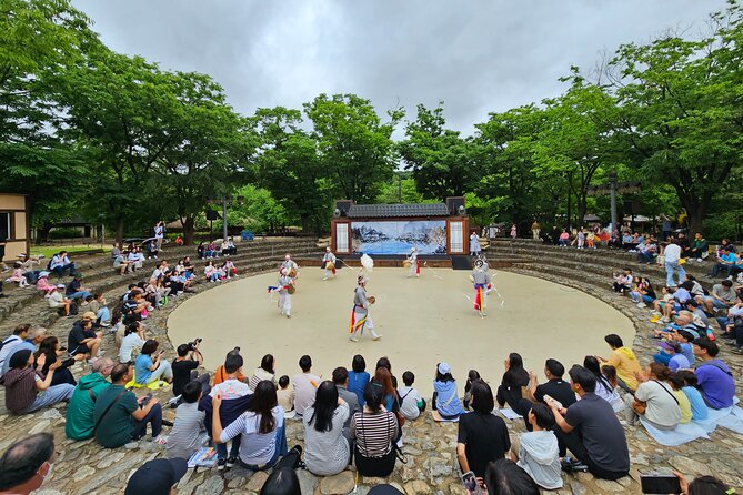 Korean Folk Village / Hanbok Experience / Tea Time [Hotelpickup] - Pickup and Meeting Information