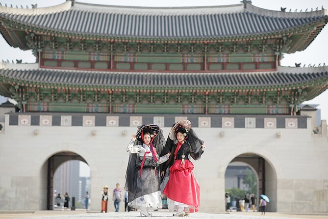 Premium Hanbok Experience in Hanboknam Gyeongbok Palace Branch - Package Inclusions