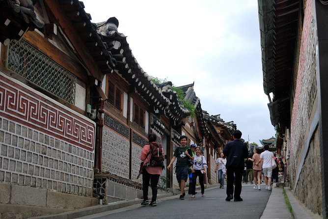 8 Hours Private Tour With Top Attractions in Seoul - What to Expect on the Tour