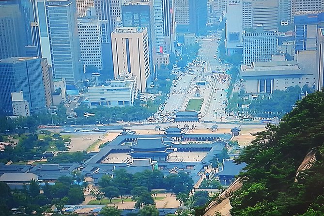 Primary and Main Royal Palace, Gyeongbokgung Palace and Its Vicinity - Insider Stories and Fun Facts