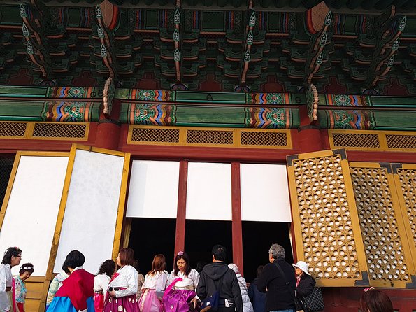 Seoul Symbolic Afternoon Tour Including Changdeokgung Palace - Professional Guide and Logistics