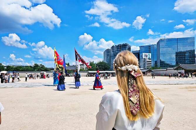 Essential Seoul Tour in the Magnificent Palace With a Hanbok - Hanbok Rental and Wearing Tips