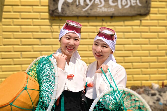 [Jeju] Private Photoshoot With Traditional Pearl Diver Haenyeo Costume - Physical Requirements and Notes