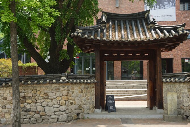 3-Hour Seoul Tasting Tour: Cityhall, Gwanghwamun & Jeongdong Area - Booking and Confirmation Process