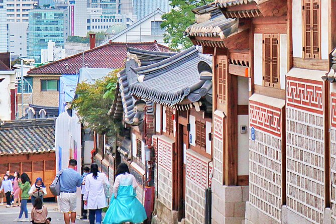 Royal Palace and Traditional Villages Wearing Hanbok Tour - Tour Logistics and Reminders