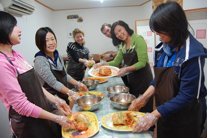 Korean Tea Ceremony and Kimchi Making Cultural Experience in Seoul - Just The Basics