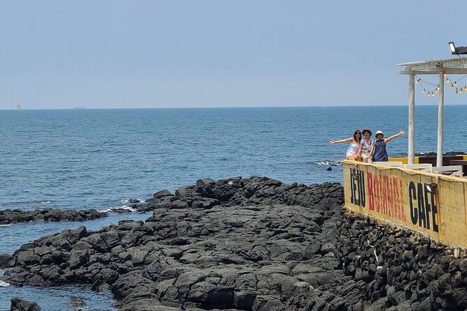 2-Day Private Taxi Day Tour in Jeju Island - Tour Highlights and Itinerary