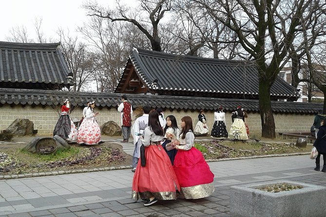 Mt. Naejang Autumn Foliage and Jeonju Hanok Village 1 Day Tour - Exploring Mt. Naejangs Autumn Foliage