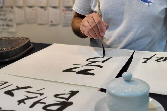 Create a Korean Calligraphy Scroll in Insadong Seoul - Enjoying Refreshments and Snacks