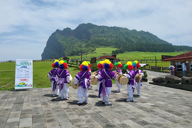 Full-Day Visiting Jeju Island Private Tour With Lunch in Jeju - Private Tour Details Explained