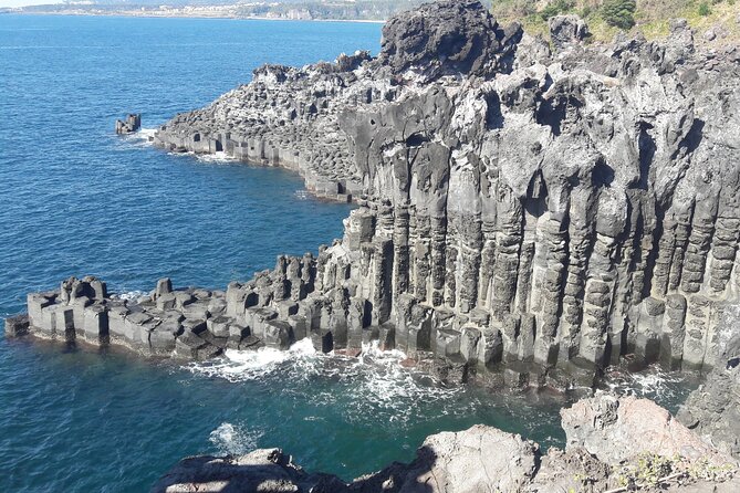 Jeju Island Private Taxi Tour-Waterfalls & Oedolgae & Jusangjeoli - What to Expect on Tour