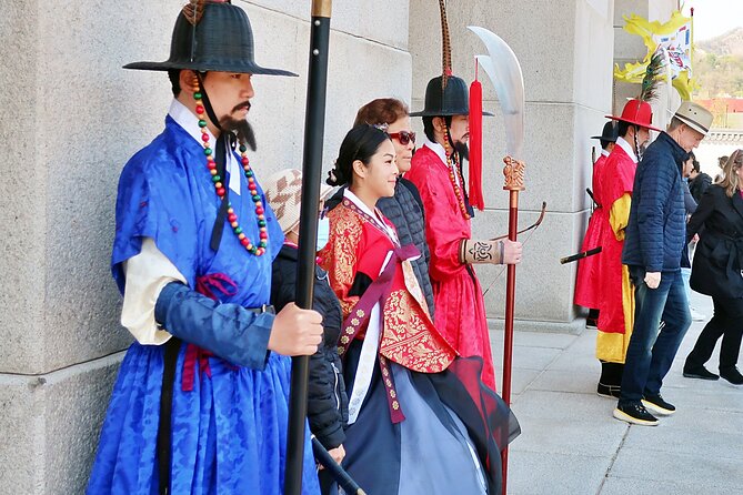 Private Tour : Royal Palace & Traditional Villages Wearing Hanbok - Essential Tour Details