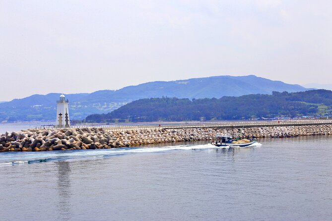 The East Sea of Gyeongju Private Tour:Gampo Port,Tomb of King Munmu+Yonggul Cave - Meeting and Pickup Essentials